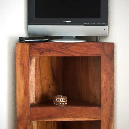 Oda ve Kahvaltı Agliarvali